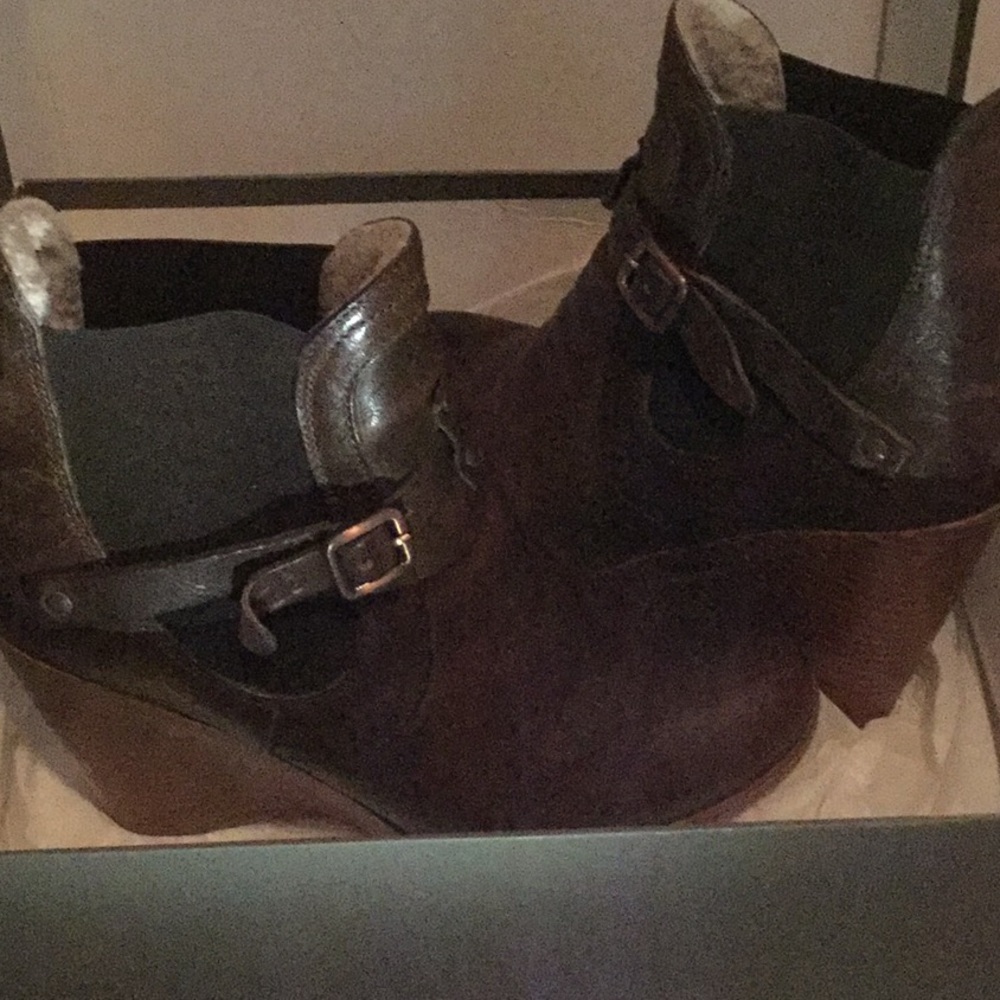 UGG Australia Bilancia Boots 👢 EUC Size 9 - Picture 4 of 8